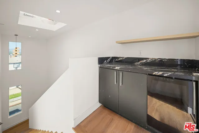 $5,312 | 13692 Erwin Street, Van Nuys, CA 91401