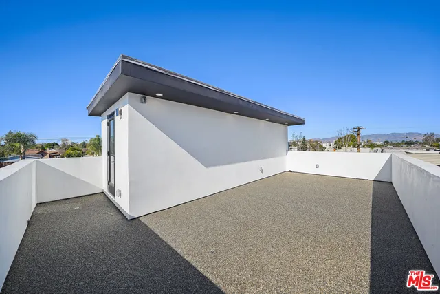 $5,312 | 13692 Erwin Street, Van Nuys, CA 91401