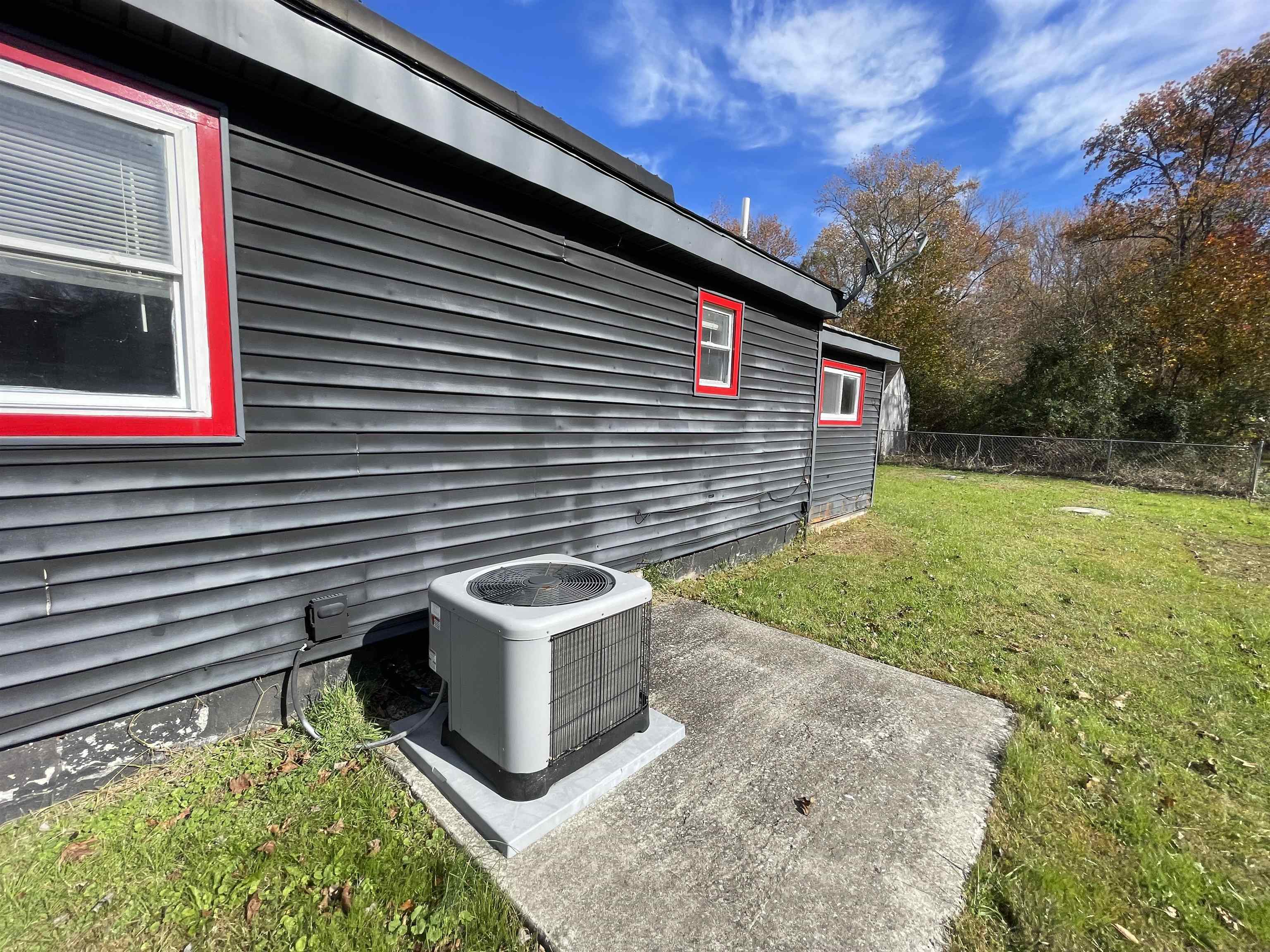 1658 North Port Norris, NJ 08349 - Photo 34 of 34 a house view with a backyard space