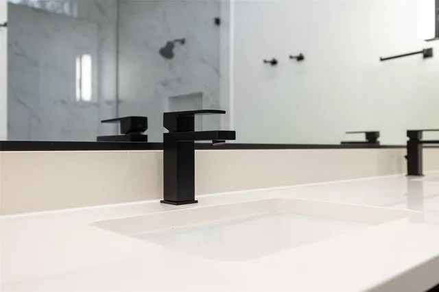 $3,795 | 416 Grandview Avenue, Dallas, TX 75223