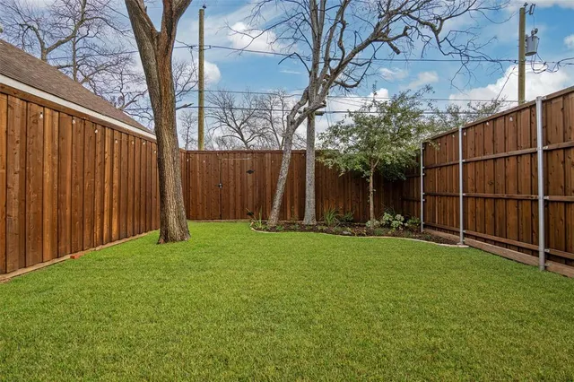 $3,795 | 416 Grandview Avenue, Dallas, TX 75223