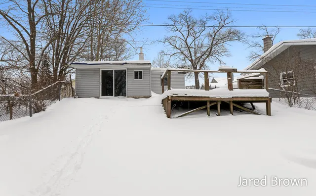 $215,000 | 2012 Moulton Avenue, Muskegon, MI 49445