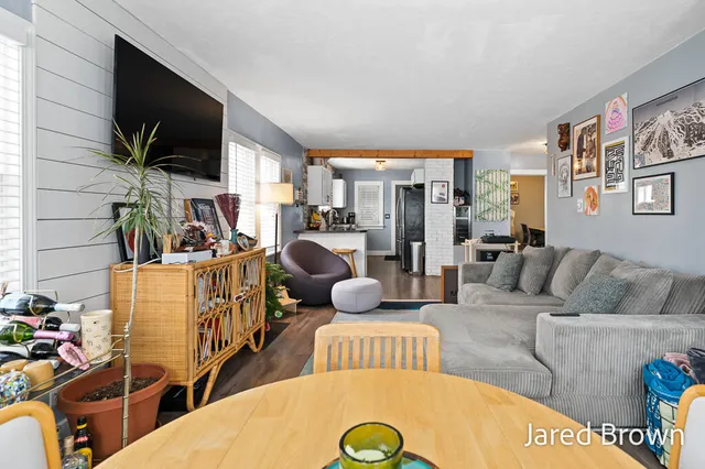 $215,000 | 2012 Moulton Avenue, Muskegon, MI 49445