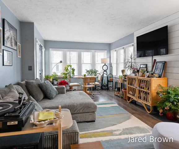 $215,000 | 2012 Moulton Avenue, Muskegon, MI 49445