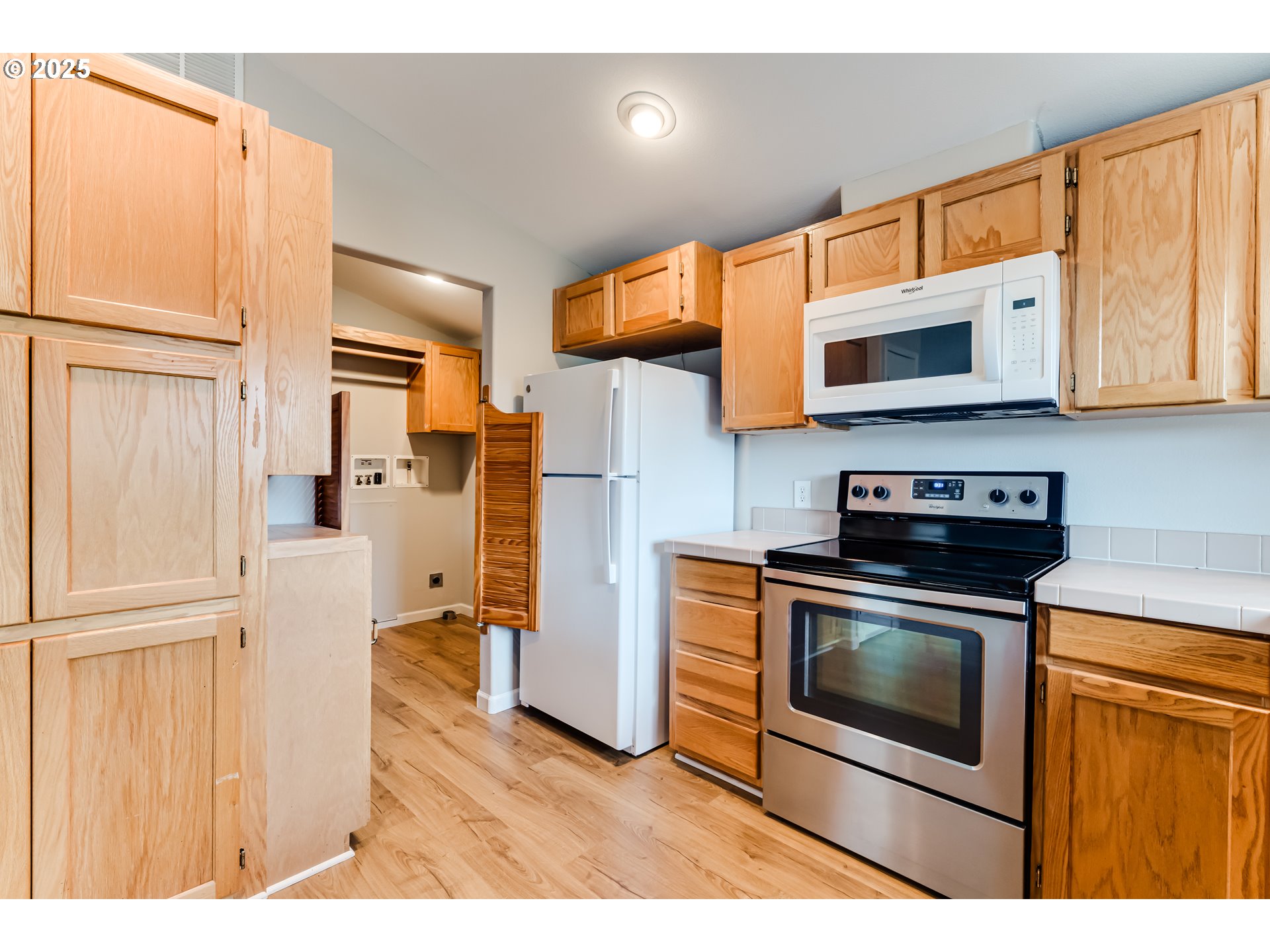 5211 Golden Eagle Drive Eugene, OR 97402 - Photo 13 of 32