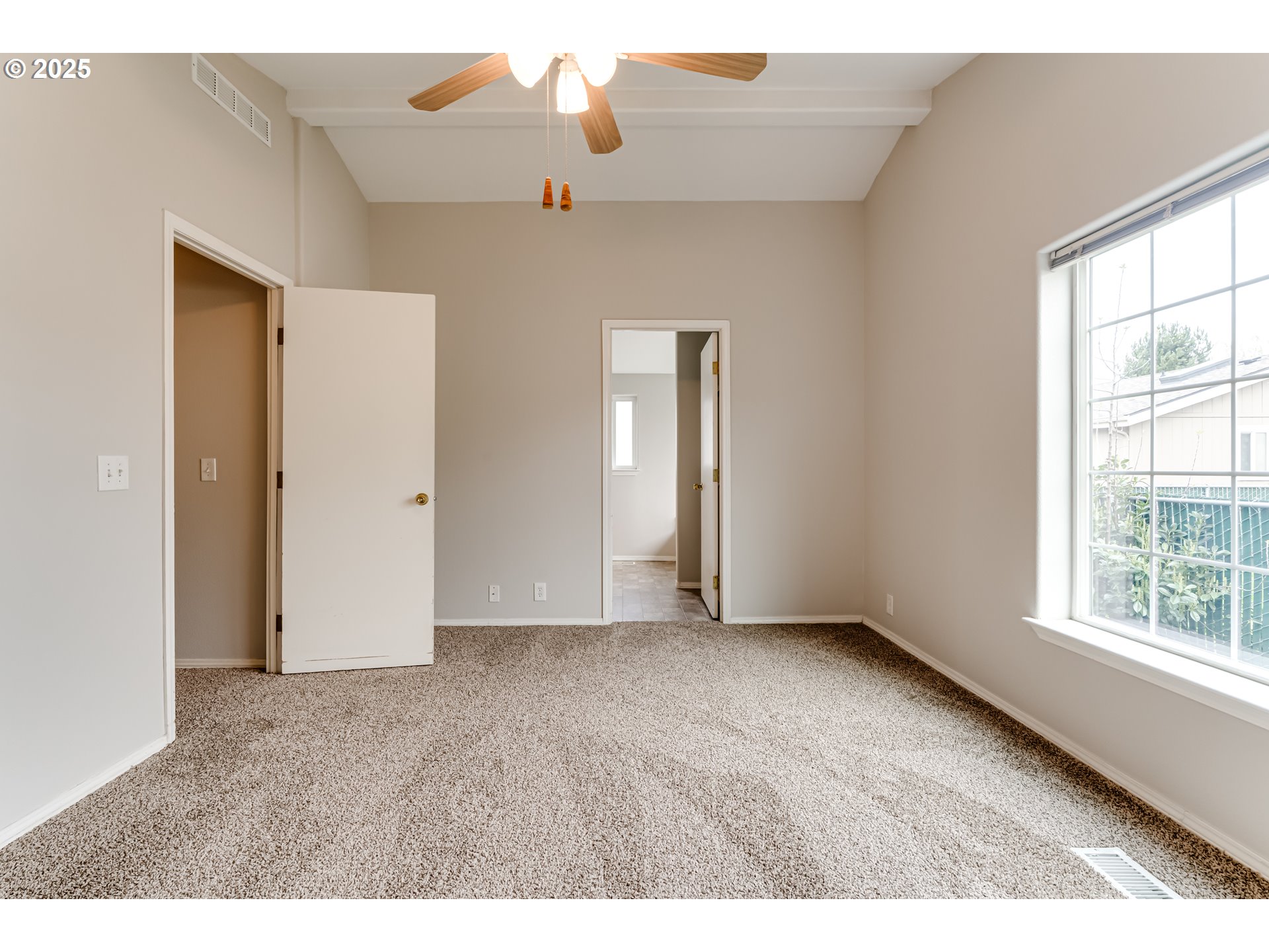 5211 Golden Eagle Drive Eugene, OR 97402 - Photo 14 of 32