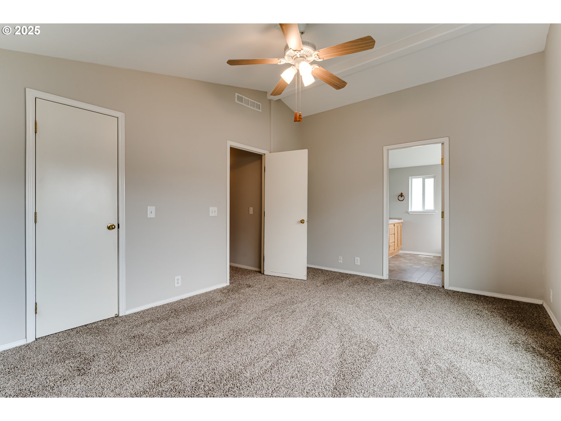 5211 Golden Eagle Drive Eugene, OR 97402 - Photo 15 of 32