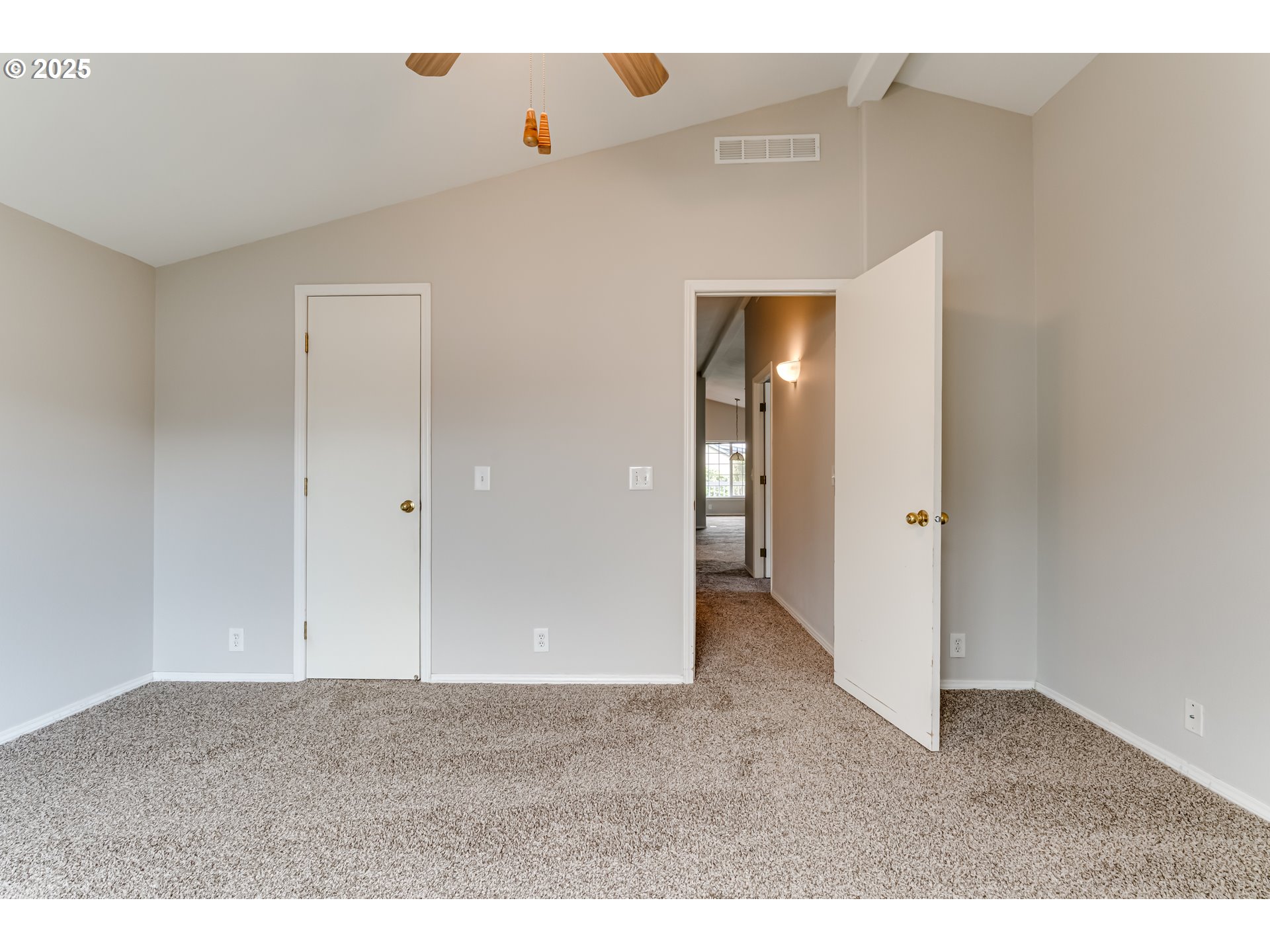 5211 Golden Eagle Drive Eugene, OR 97402 - Photo 16 of 32