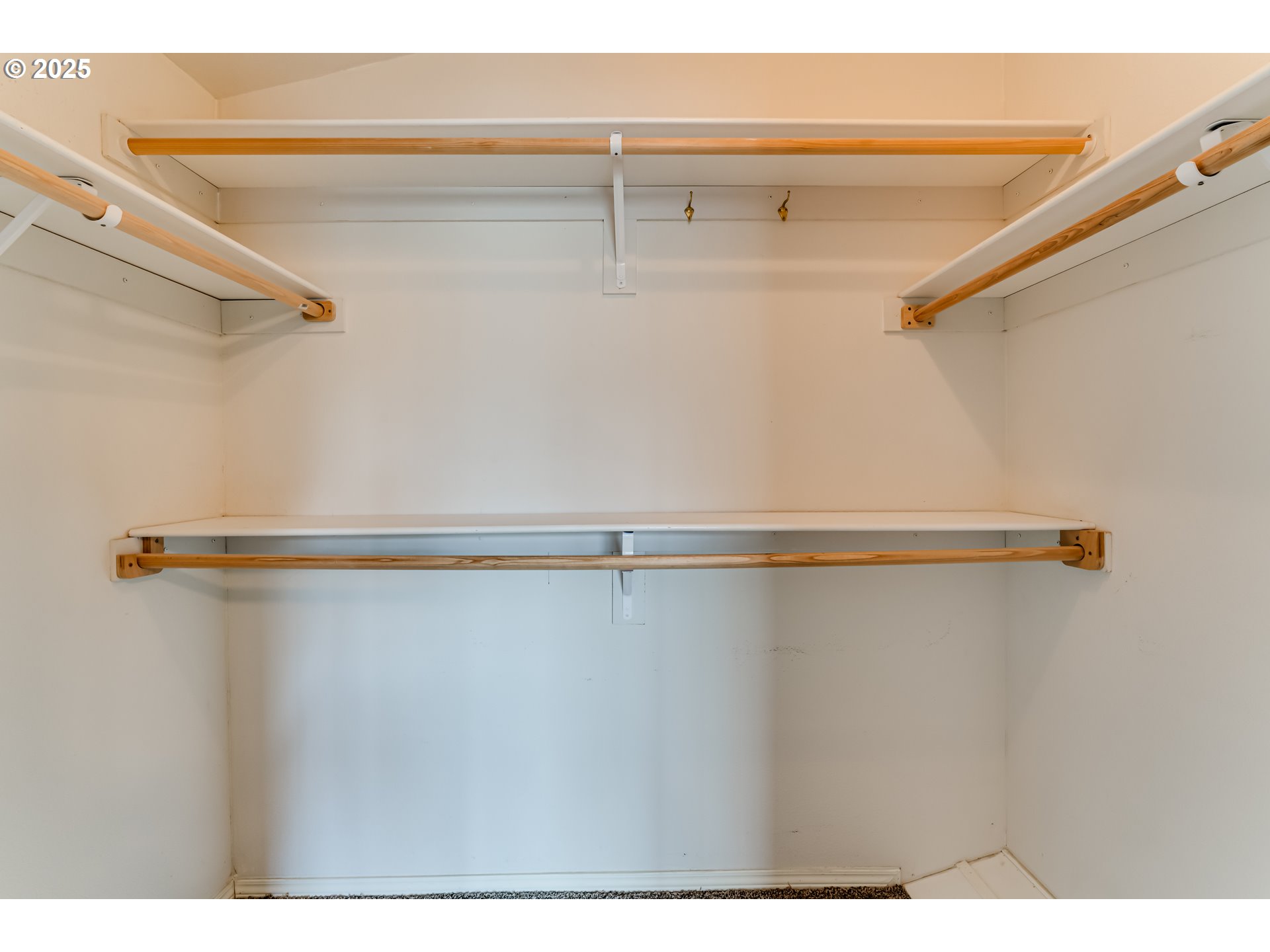 5211 Golden Eagle Drive Eugene, OR 97402 - Photo 19 of 32