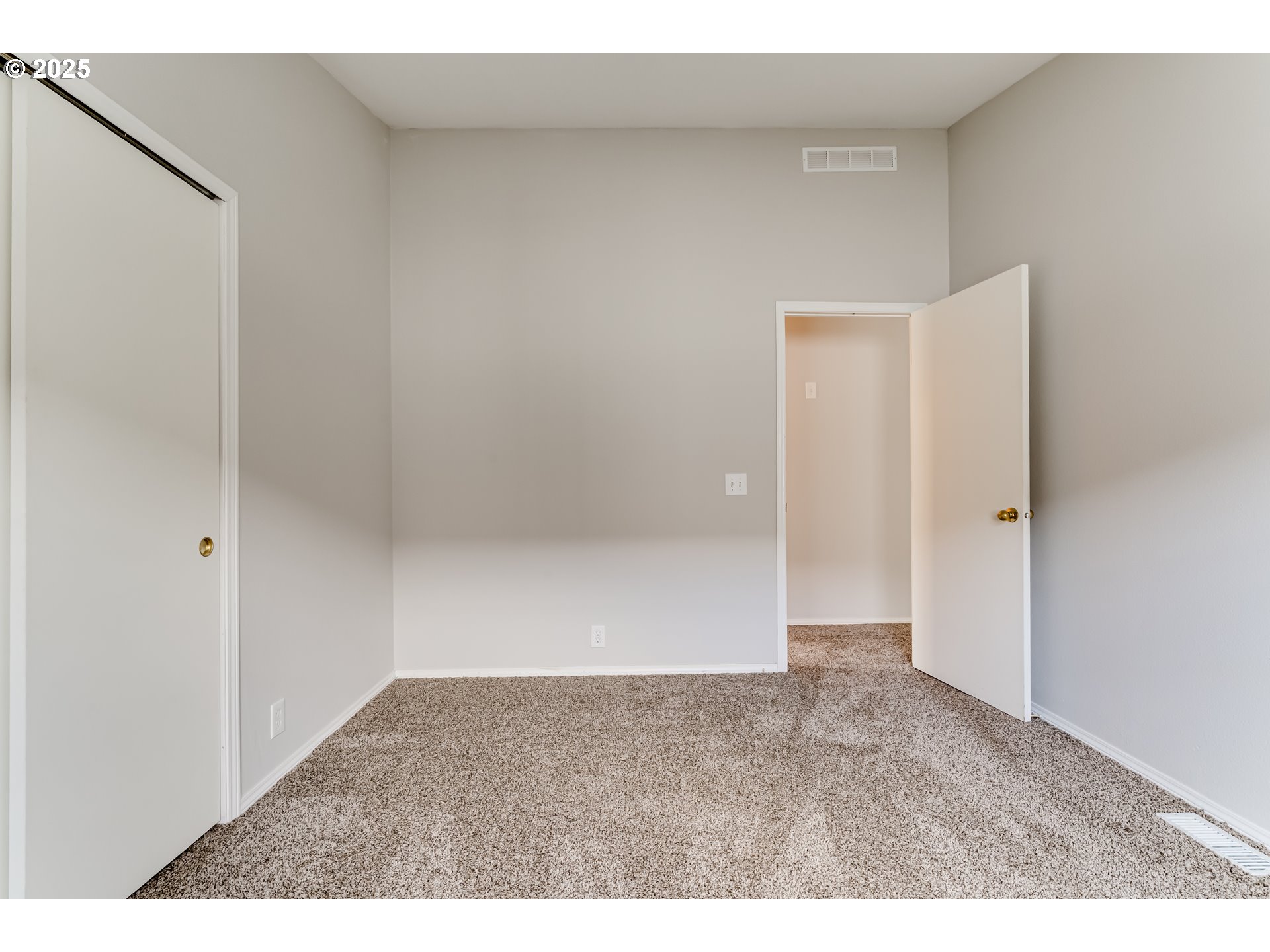 5211 Golden Eagle Drive Eugene, OR 97402 - Photo 21 of 32