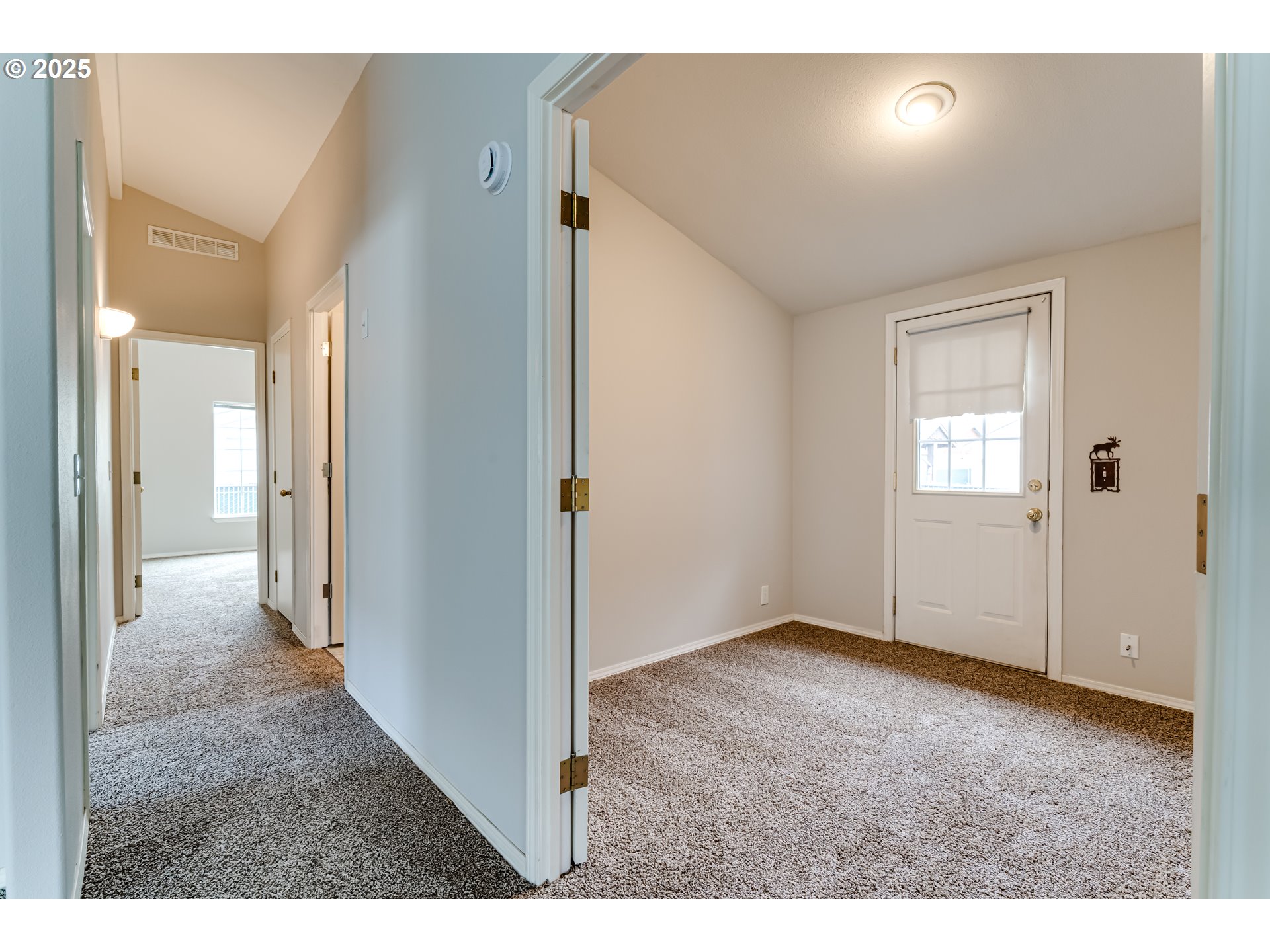 5211 Golden Eagle Drive Eugene, OR 97402 - Photo 22 of 32