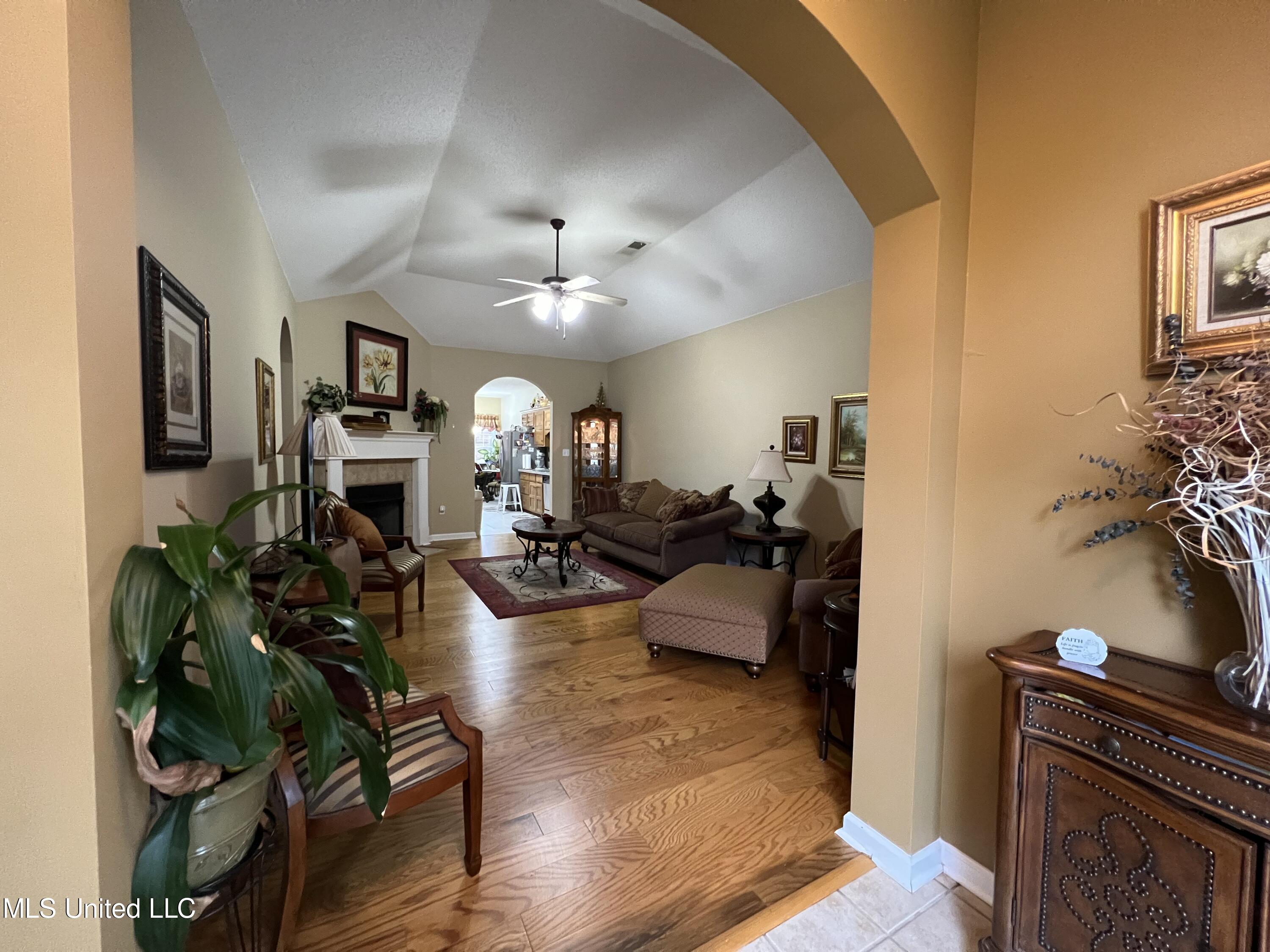 846 Cardinal Lane Hernando, MS 38632 - Photo 5 of 11 den2