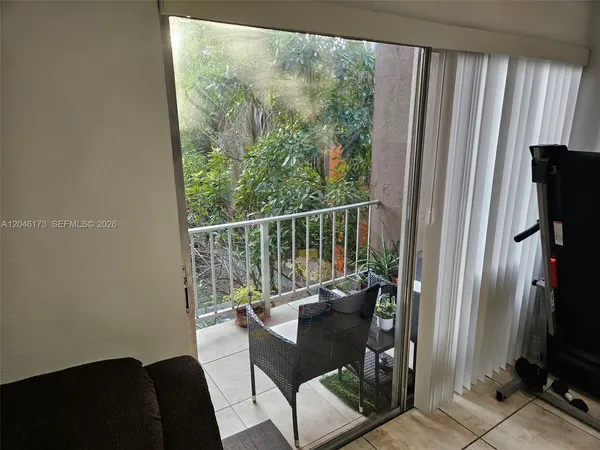 $2,350 | 9483 Southwest 76th Street, Unit N8, Miami, FL 33173
