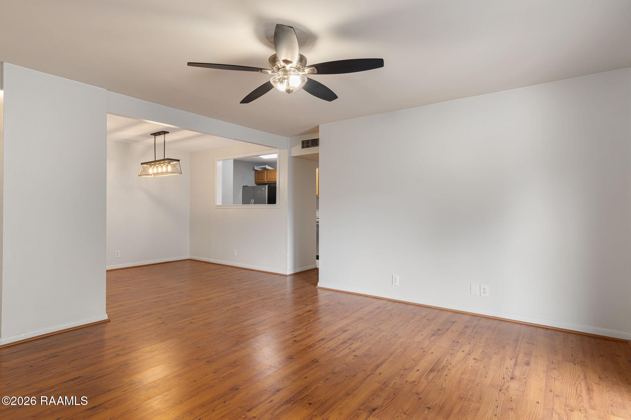 220 Doucet Road, Unit 215B Lafayette, LA 70503 - Photo 4 of 21 7-web-or-mls-220 Doucet Rd 215B-7