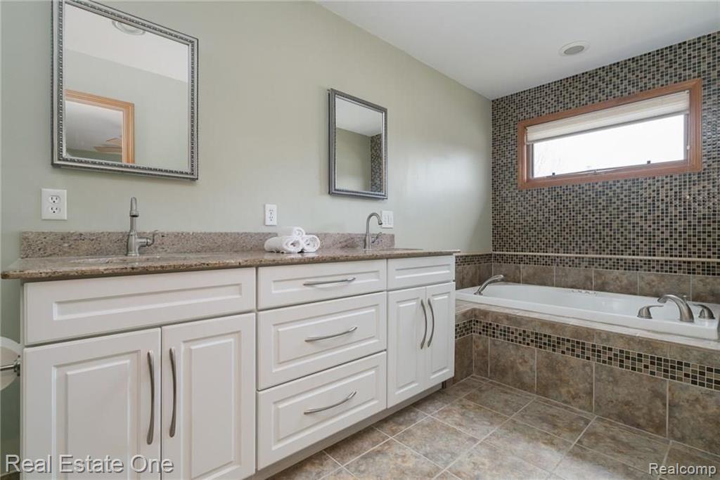 861 Norcross Drive Rochester Hills, MI 48307 - Photo 19 of 50
