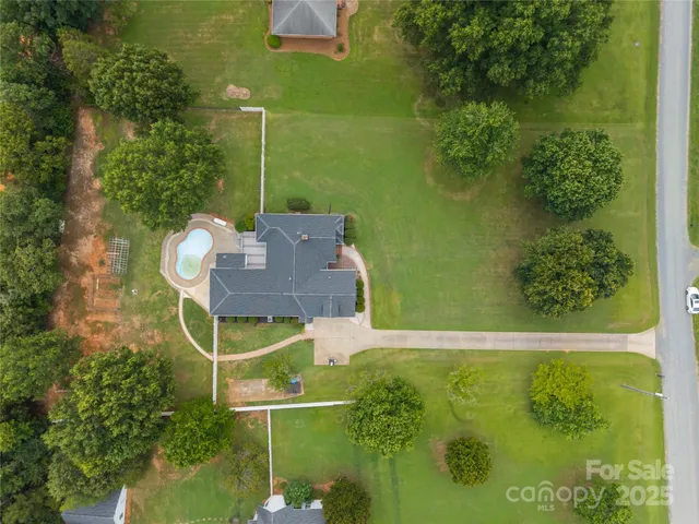 $699,999 | 4116 Hoodridge Lane, Mint Hill, NC 28227