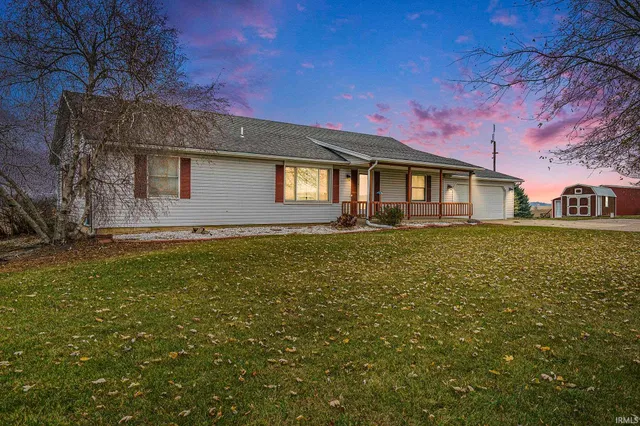 $375,000 | 6860 West Lincolnway, Larwill, IN 46764