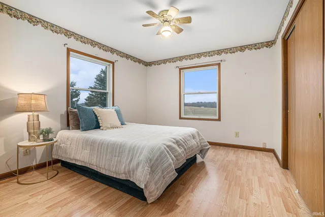 $375,000 | 6860 West Lincolnway, Larwill, IN 46764