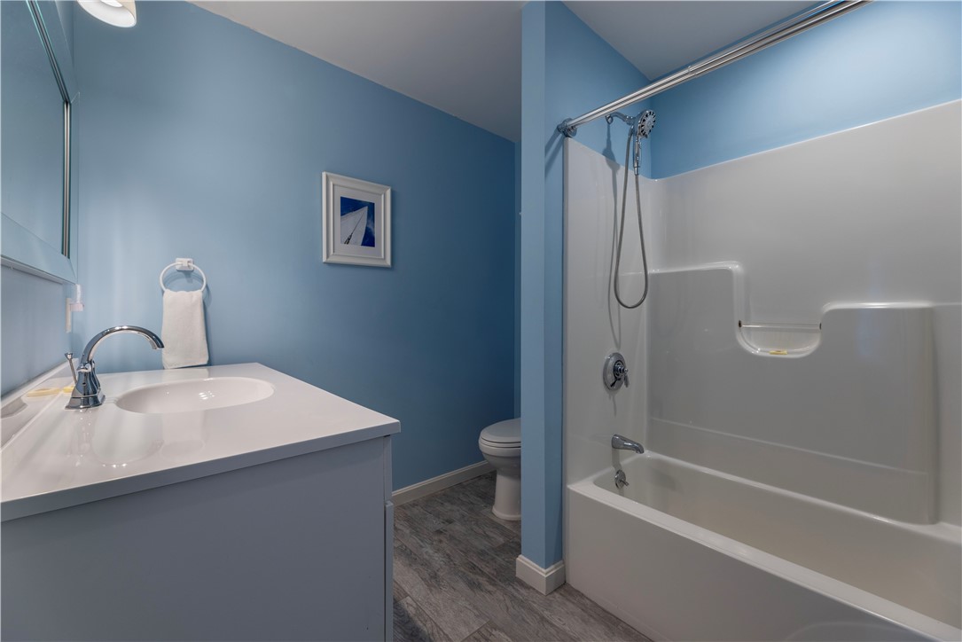 14 Clinton Avenue Jamestown, RI 02835 - Photo 33 of 40 Unit 4