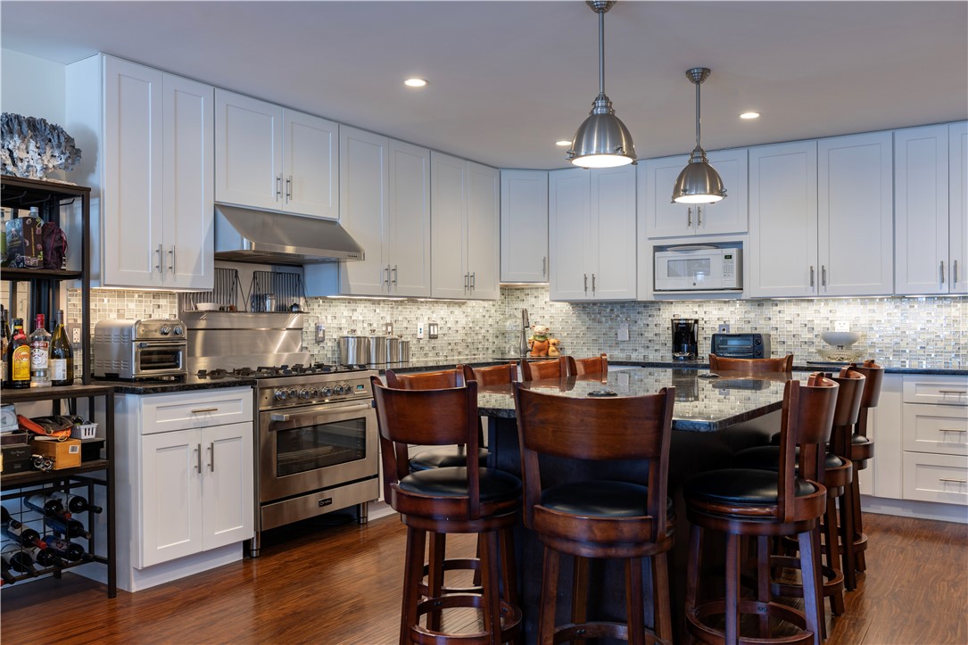 14 Clinton Avenue Jamestown, RI 02835 - Photo 9 of 40 Unit 3