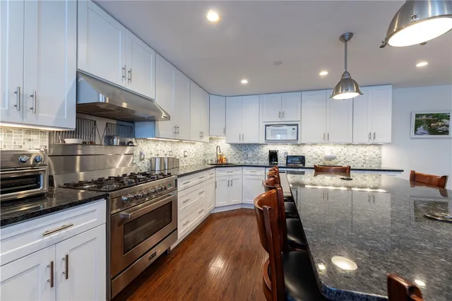 $3,500,000 | 14 Clinton Avenue, Jamestown, RI 02835