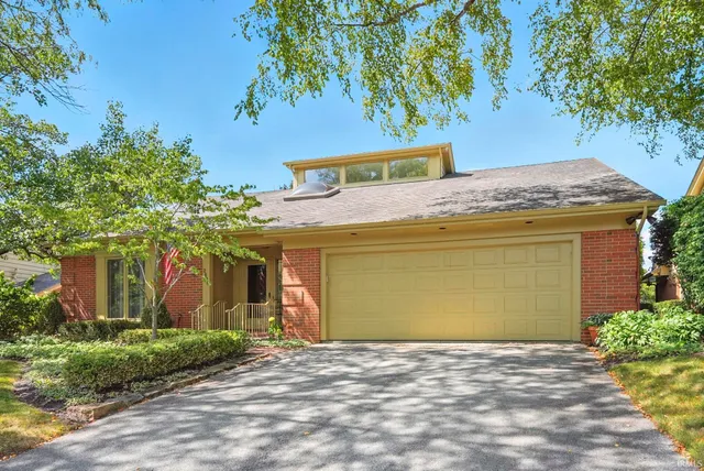 $379,900 | 2826 Little River Run, Fort Wayne, IN 46804