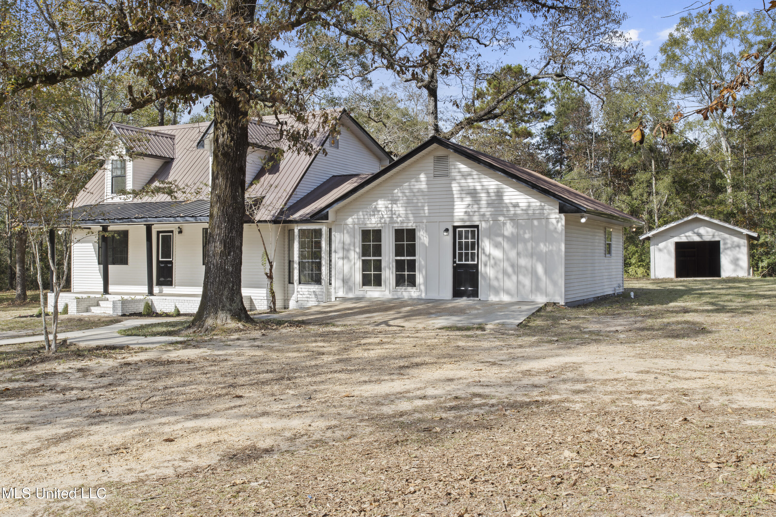 49 Old Airport Road Wiggins, MS 39577 - Photo 2 of 38 003