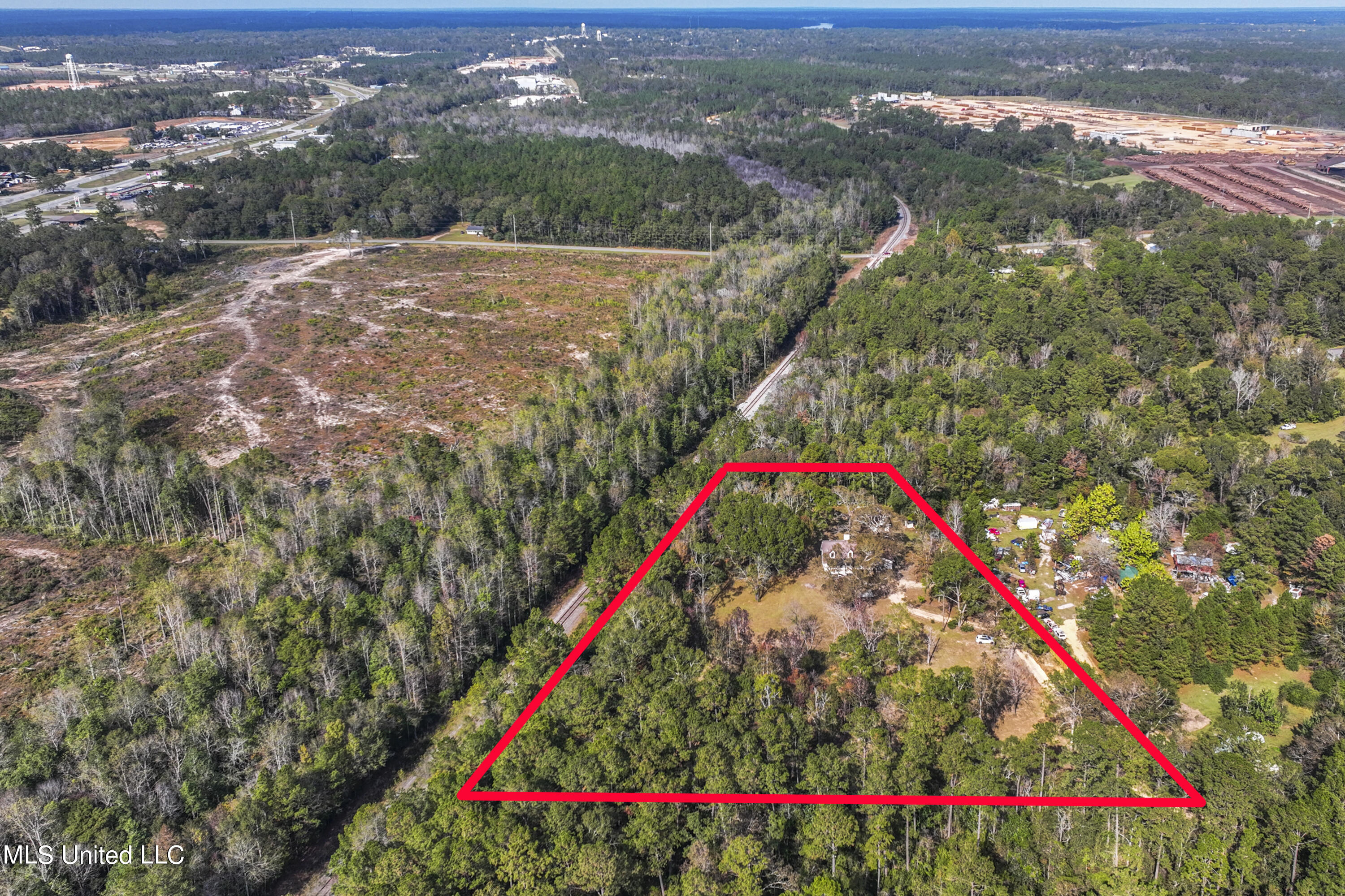 49 Old Airport Road Wiggins, MS 39577 - Photo 6 of 38 002