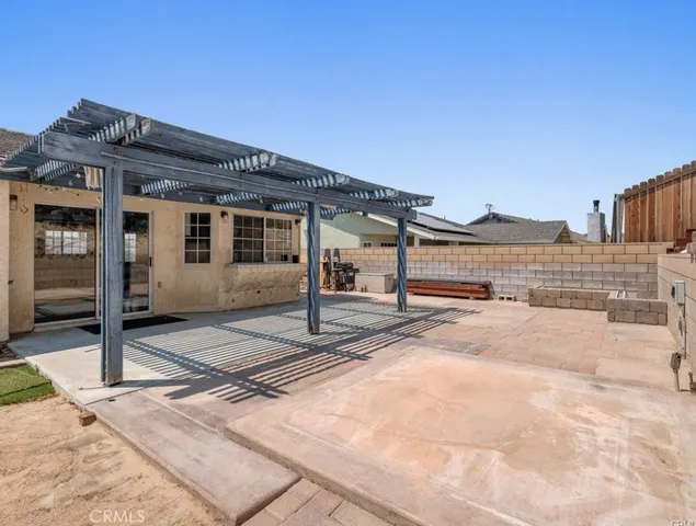 $2,950 | 13901 Hidden Valley Road, Victorville, CA 92395