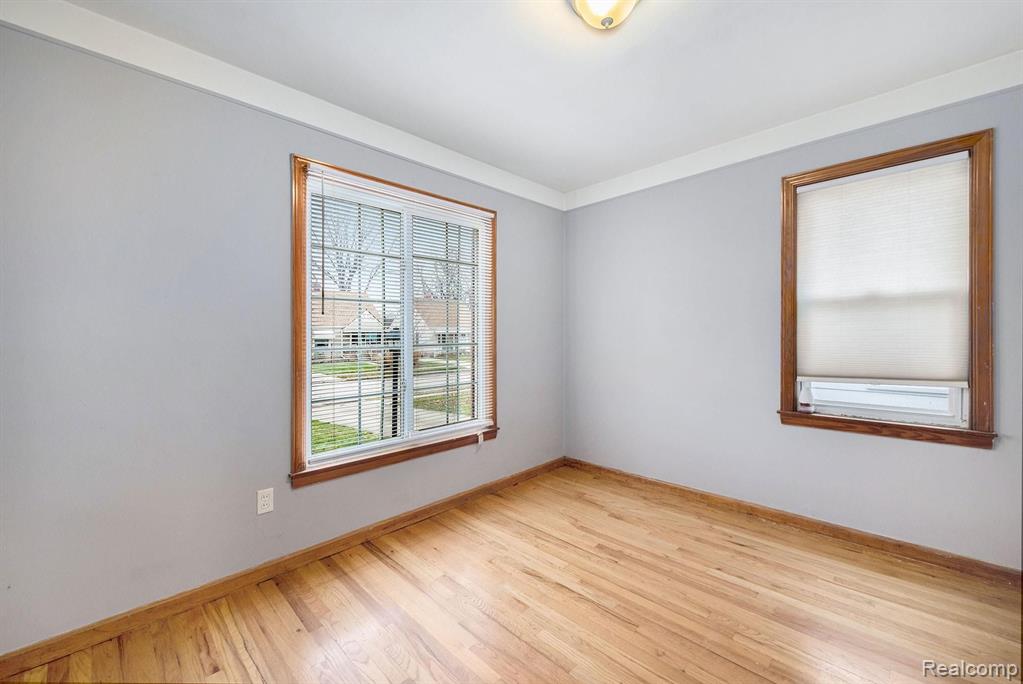 24901 Ross Street Dearborn, MI 48124 - Photo 7 of 25