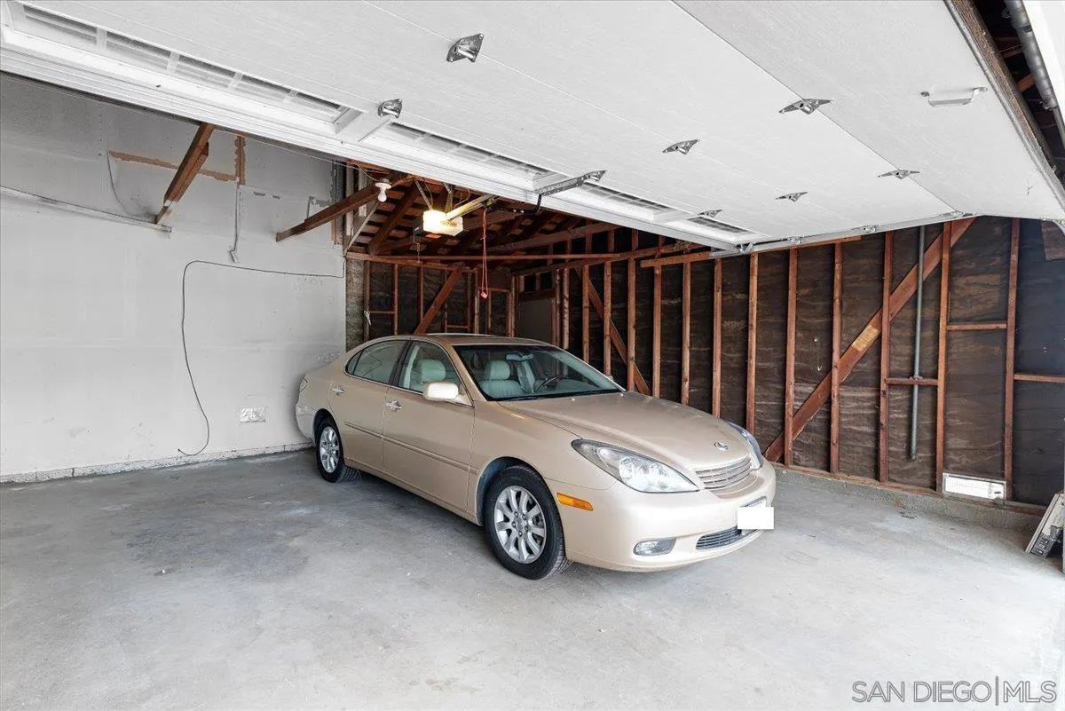 2257 Villa Maria Road North Claremont, CA 91711 - Photo 37 of 44 a car parked in a garage