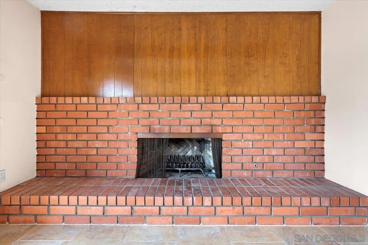 2257 Villa Maria Road North Claremont, CA 91711 - Photo 7 of 44 a view of empty room with fireplace