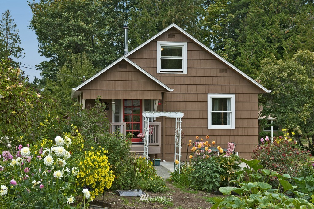 3875 Banner Road Southeast Port Orchard, WA 98366 - Photo 1 of 25 Gallery Image 1