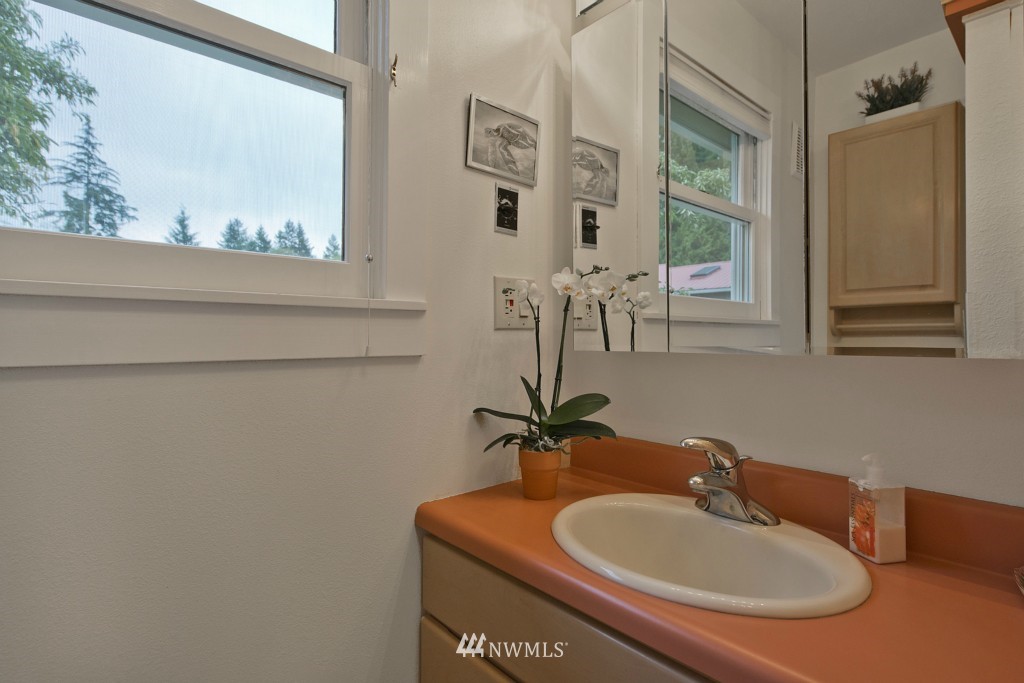 3875 Banner Road Southeast Port Orchard, WA 98366 - Photo 11 of 25 Gallery Image 11