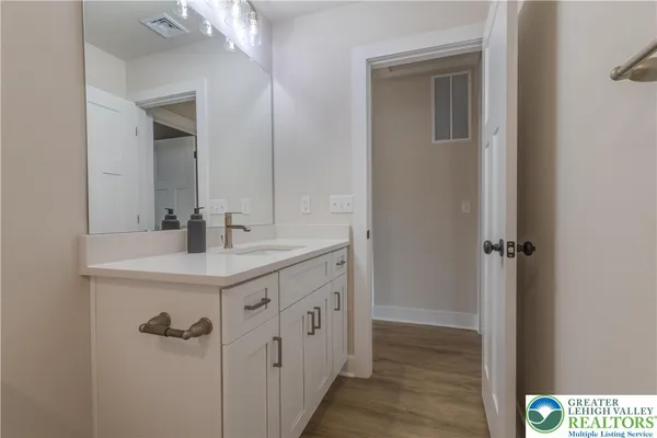 $2,500 | 1411 Greenview Drive, Unit 24, Bethlehem, PA 18018