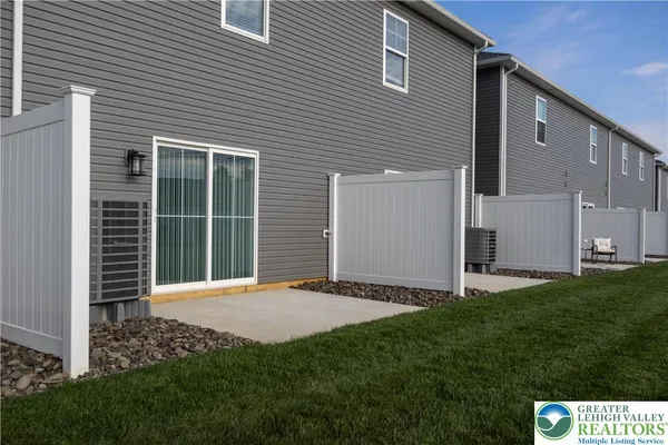 $2,500 | 1411 Greenview Drive, Unit 24, Bethlehem, PA 18018