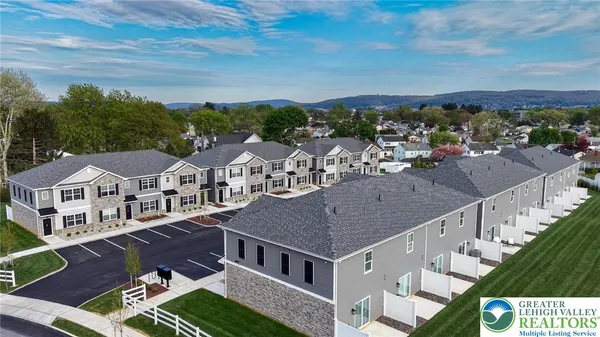 $2,500 | 1411 Greenview Drive, Unit 24, Bethlehem, PA 18018