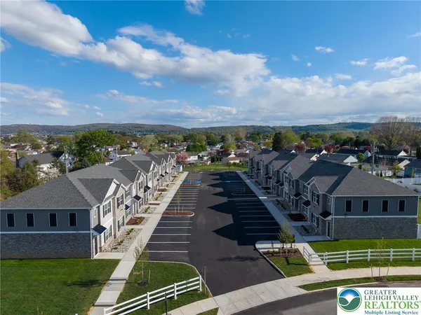 $2,500 | 1411 Greenview Drive, Unit 24, Bethlehem, PA 18018