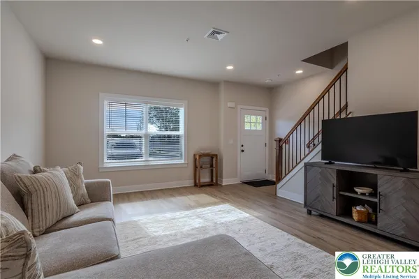 $2,500 | 1411 Greenview Drive, Unit 24, Bethlehem, PA 18018
