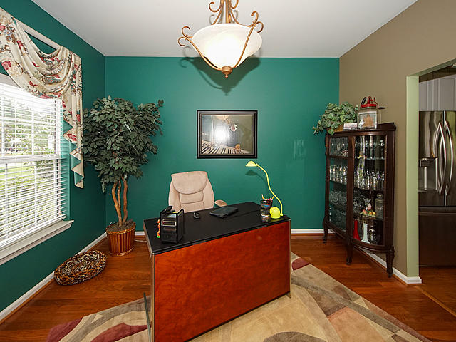 9386 Harroway Road Summerville, SC 29485 - Photo 4 of 34 04