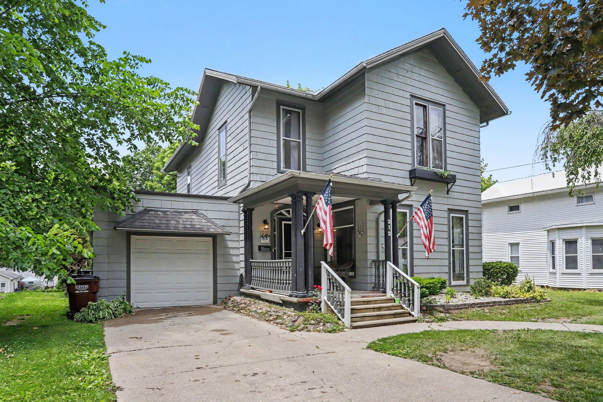 212 Grove Street Hudson, MI 49247 - Photo 4 of 32 003_file_7002