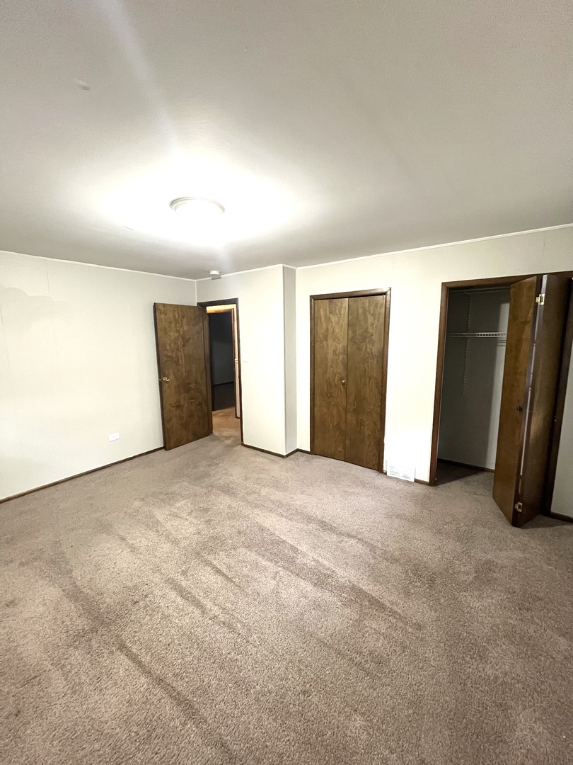 2843 193rd Street Lansing, IL 60438 - Photo 11 of 17 a view of an empty room