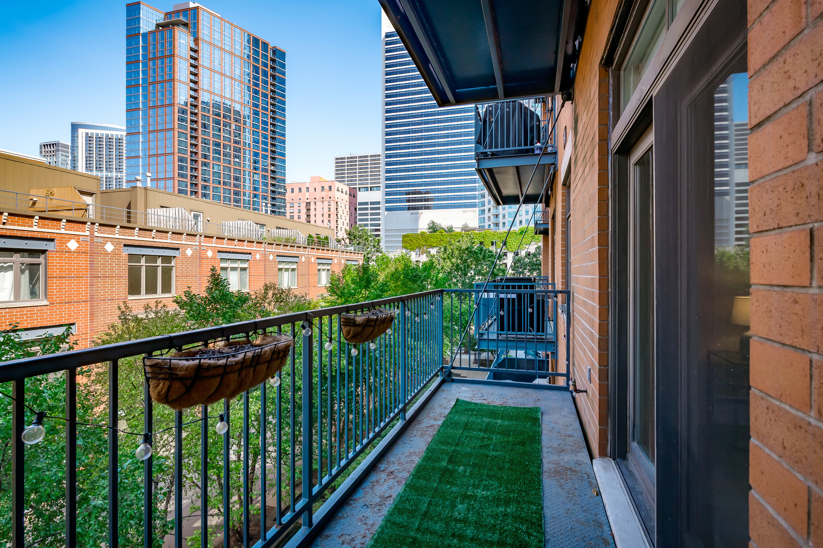 550 West Fulton Street, Unit 301 Chicago, IL 60661 - Photo 23 of 26 a view of city from balcony