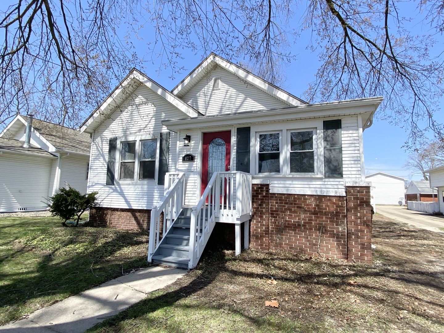 627 East Grove Avenue Rantoul, IL 61866 - Photo 2 of 14