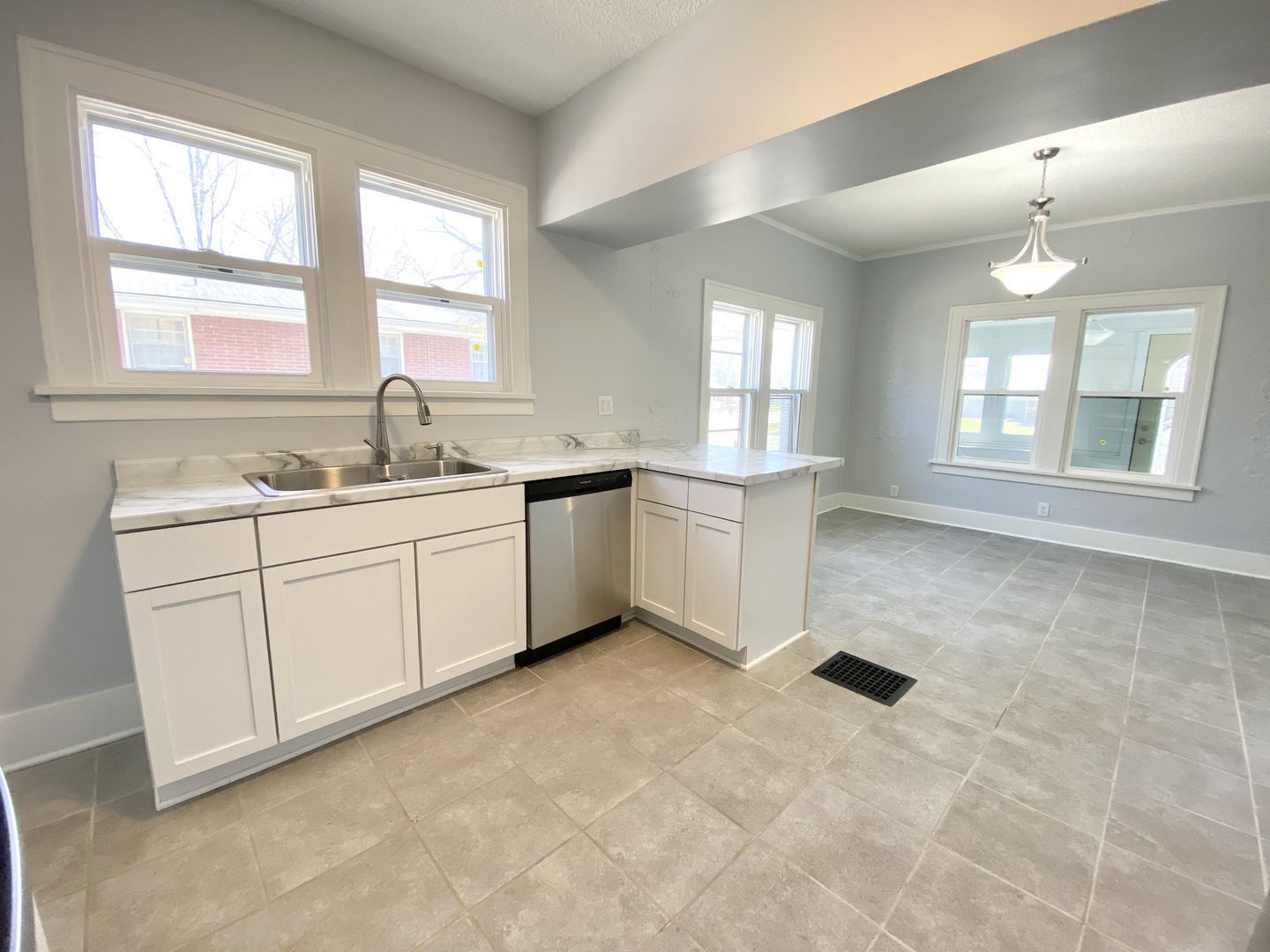 627 East Grove Avenue Rantoul, IL 61866 - Photo 8 of 14