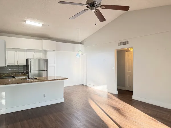 $2,300 | 921 Lyons Road, Unit 3205, Coconut Creek, FL 33063