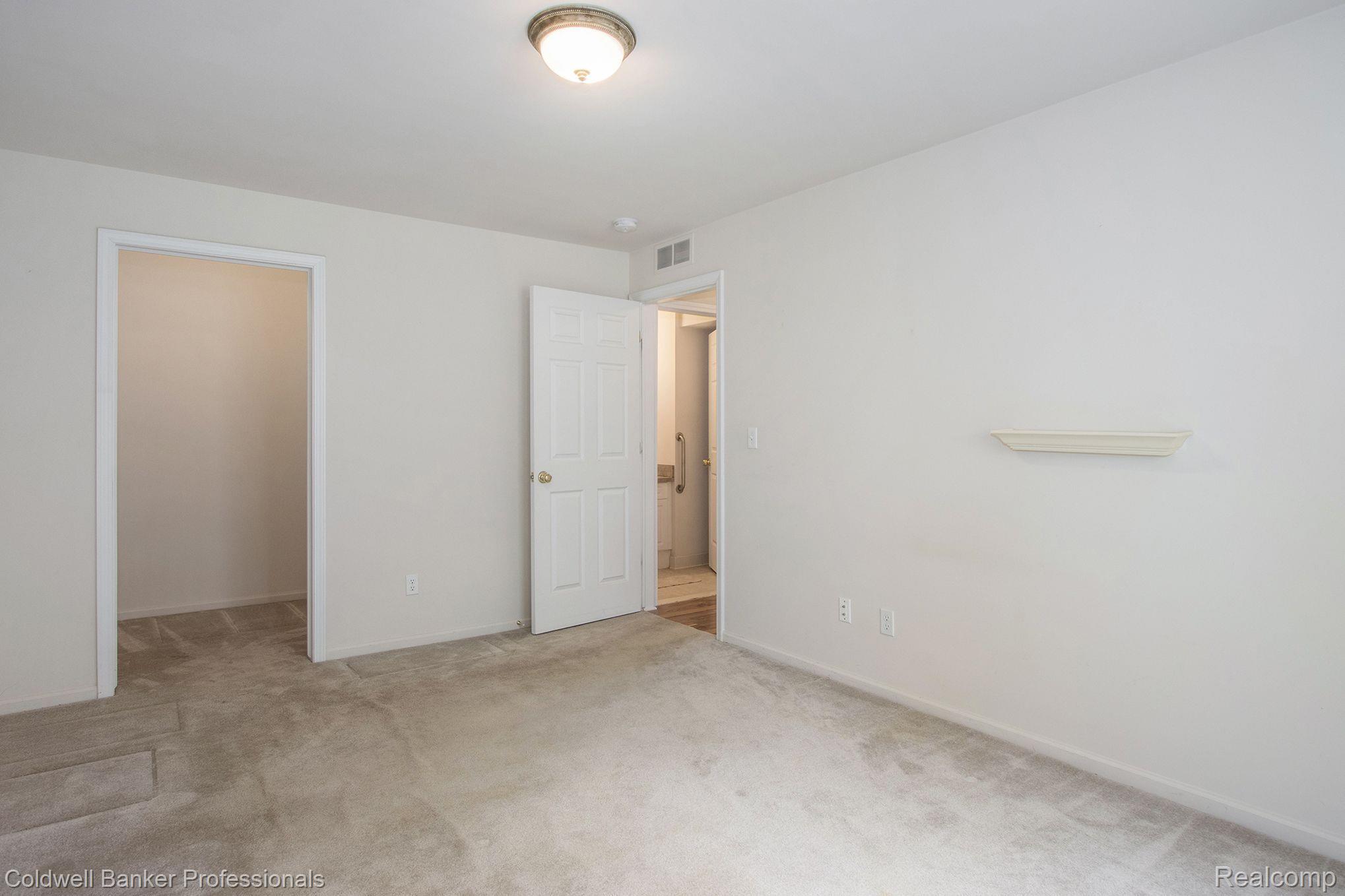 3388 Tremonte Circle, Unit 176 Rochester, MI 48306 - Photo 18 of 24 Bedroom