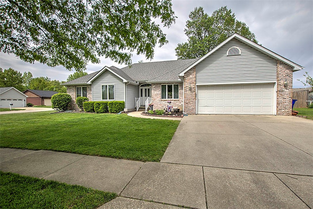 2575 Deerfield Court Decatur, IL 62521 - Photo 6 of 34