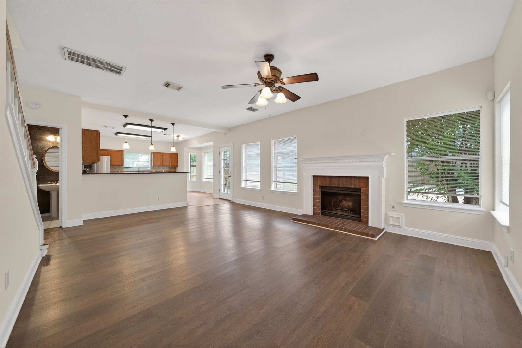9414 Calwood Circle Spring, TX 77379 - Photo 20 of 49 Living Room