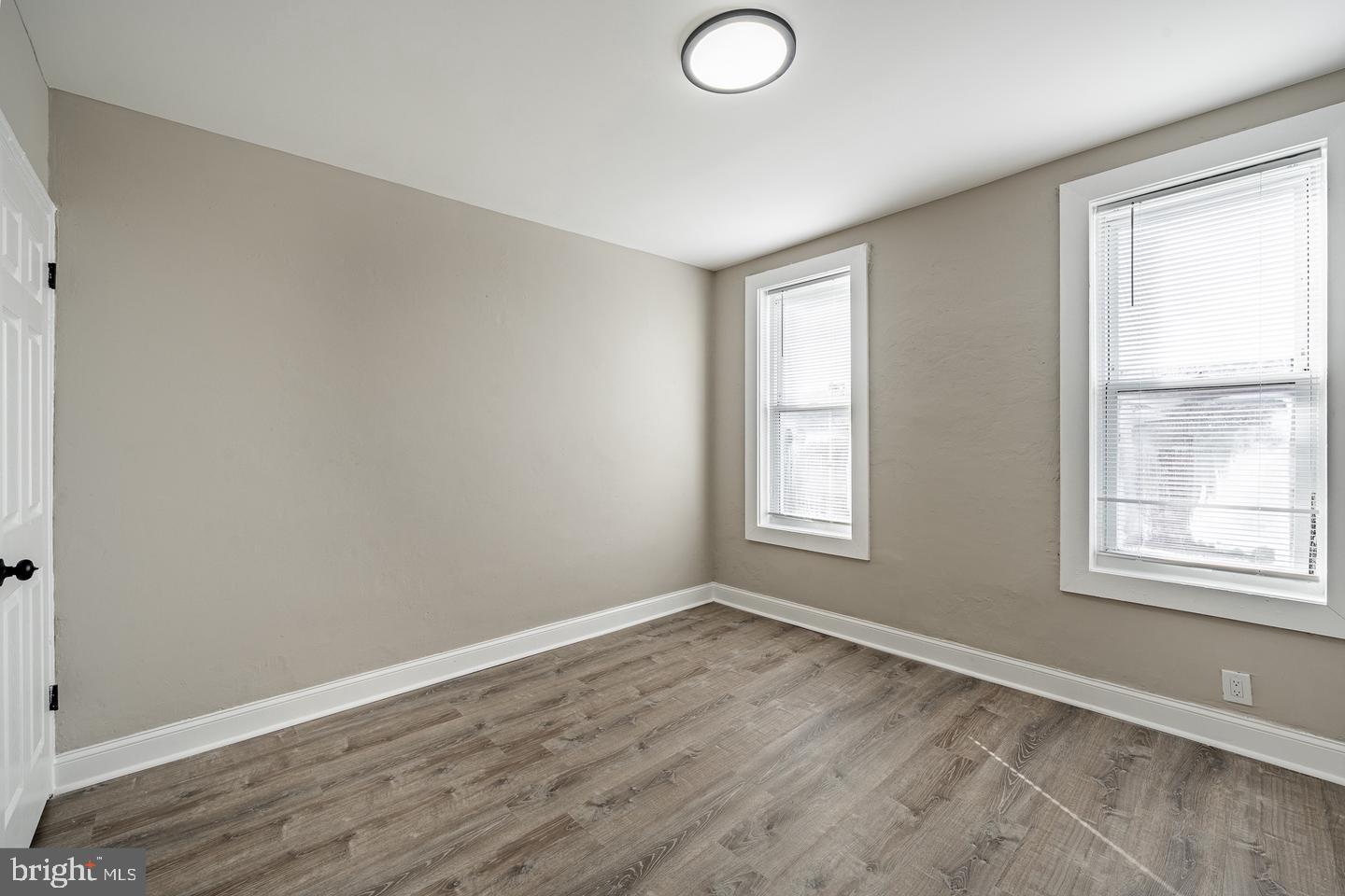 2113 North Philip Street Philadelphia, PA 19122 - Photo 12 of 22 Bright and airy blank canvas awaits your touch.